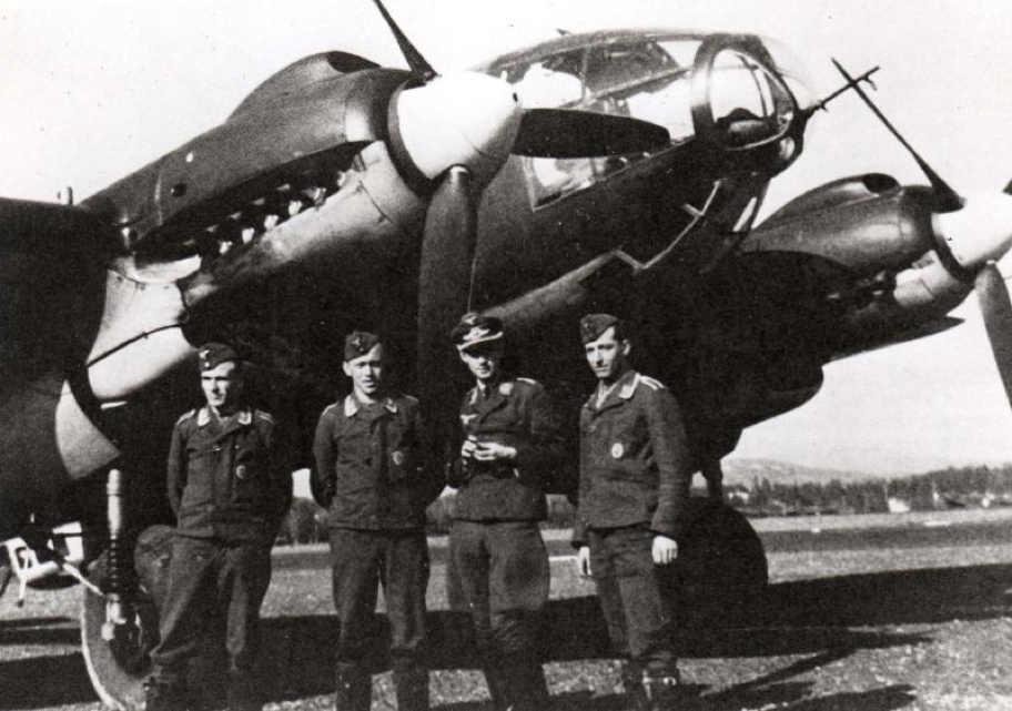 1 Crew of 5J+AM L-R Karl Hauck, Wilhelm Maier, Joachim von Arnim and Paul Gersch
