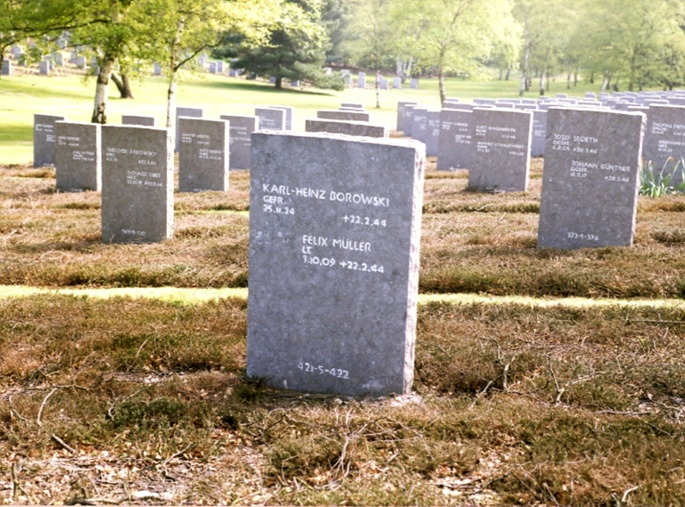 5 Grave Mueller &#38; Borowski