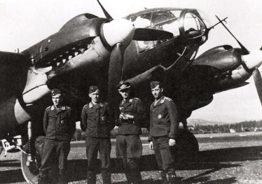 1 Crew of 5J+AM L-R Karl Hauck, Wilhelm Maier, Joachim von Arnim and Paul Gersch