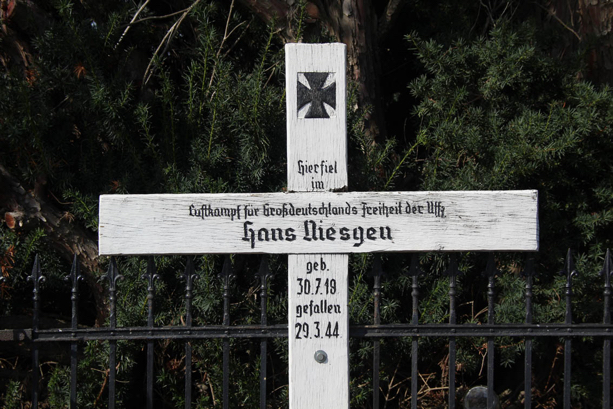 grave_Hans Niesgen2