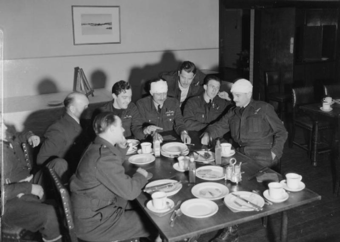 (6) On 19 20 March Flight Lieutenant &#39;Joe&#39; Singleton and his navigator Flying Officer W Haslem