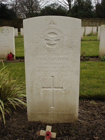 13 DUMMER GRAVE Peter Lucas