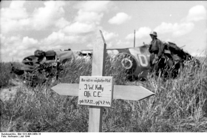 (1) 04.07.44 Spitfire IX ML252 FO J. W Kelly No.602 Sqdn x1