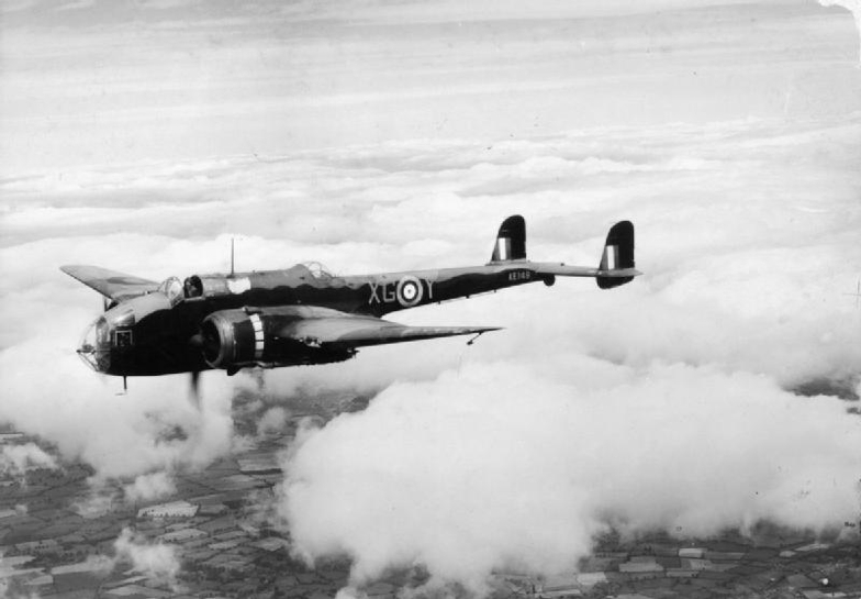 (1) Handley Page Hampden Mark I, AE148 &#39;XG-Y&#39;, of No, 16 OTU