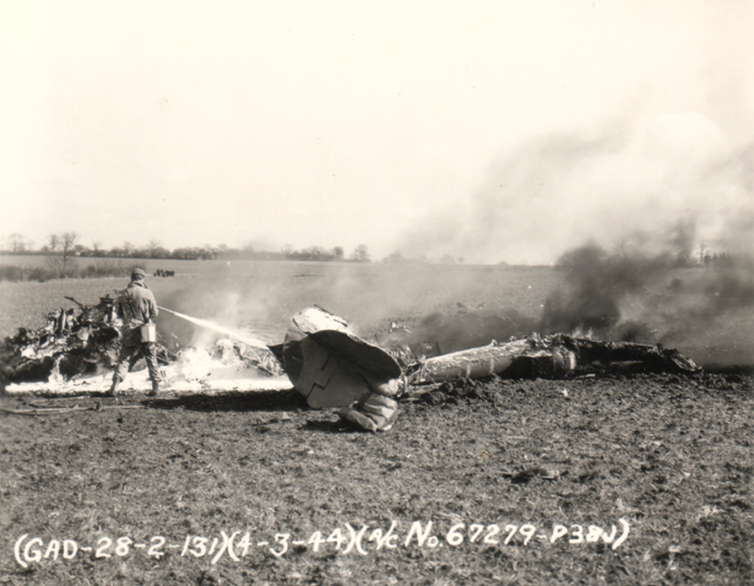 44-03-04 42-67279 P-38J Photo 02