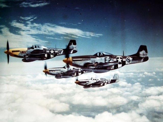 COL CHRISTIAN 361FG P-51D 44-13410 (8)